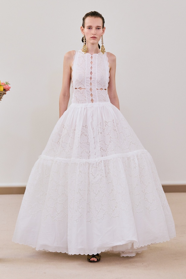 مجموعة "جيامباتيستا فالي" لربيع وصيف 2026... لقاء المينيمالية بالماكسيمالية في حوار آسر