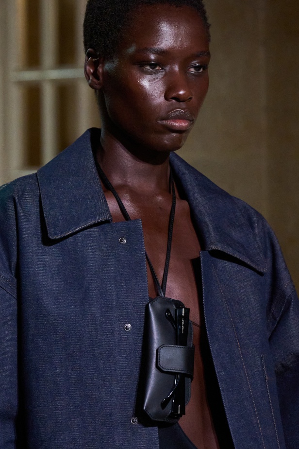 مجموعة فيكتوريا بيكهام لموسم ربيع وصيف 2026