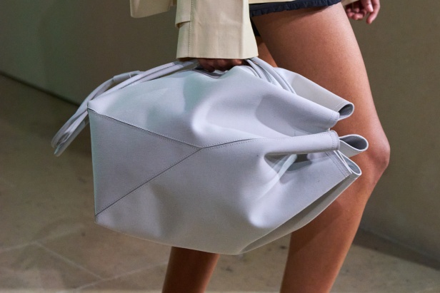 مجموعة فيكتوريا بيكهام لموسم ربيع وصيف 2026