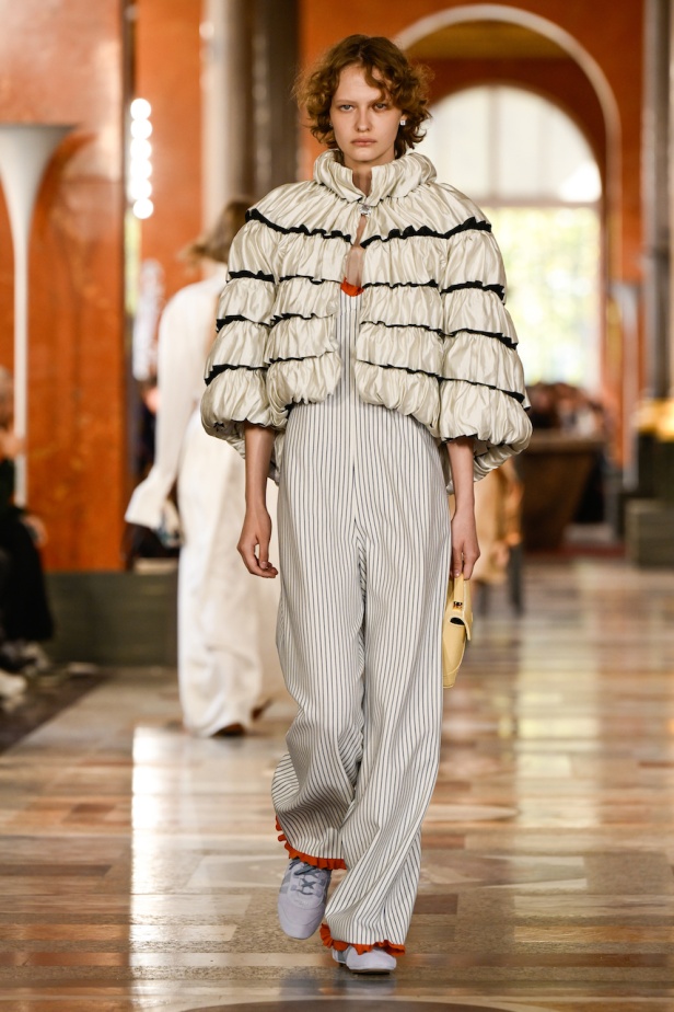 دار لويس فويتون تعيد تعريف الفخامة في مجموعة ربيع 2026