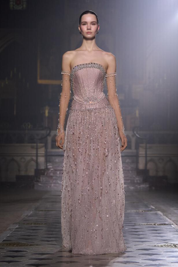 مجموعة George Hobeika للأزياء الراقية لربيع وصيف 2026