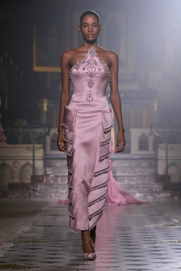 مجموعة George Hobeika للأزياء الراقية لربيع وصيف 2026