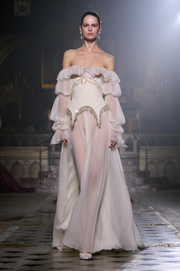 مجموعة George Hobeika للأزياء الراقية لربيع وصيف 2026