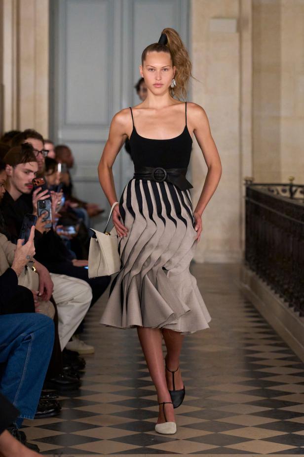 مجموعة Jacquemus لخريف وشتاء 2026 تعيد صياغة مرح الثمانينيات بأسلوب مميّز