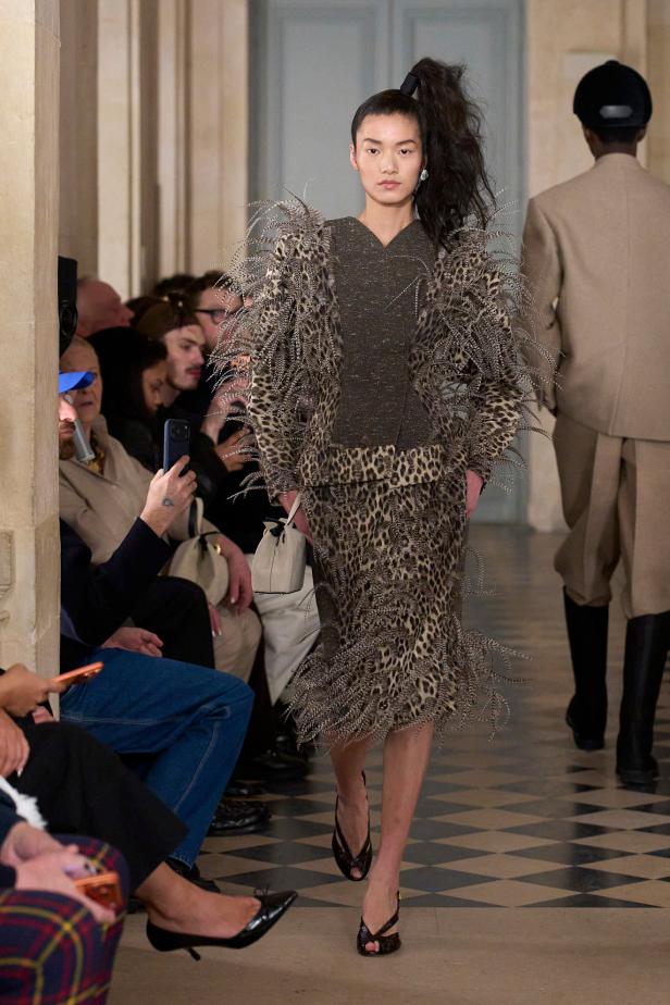 مجموعة Jacquemus لخريف وشتاء 2026 تعيد صياغة مرح الثمانينيات بأسلوب مميّز