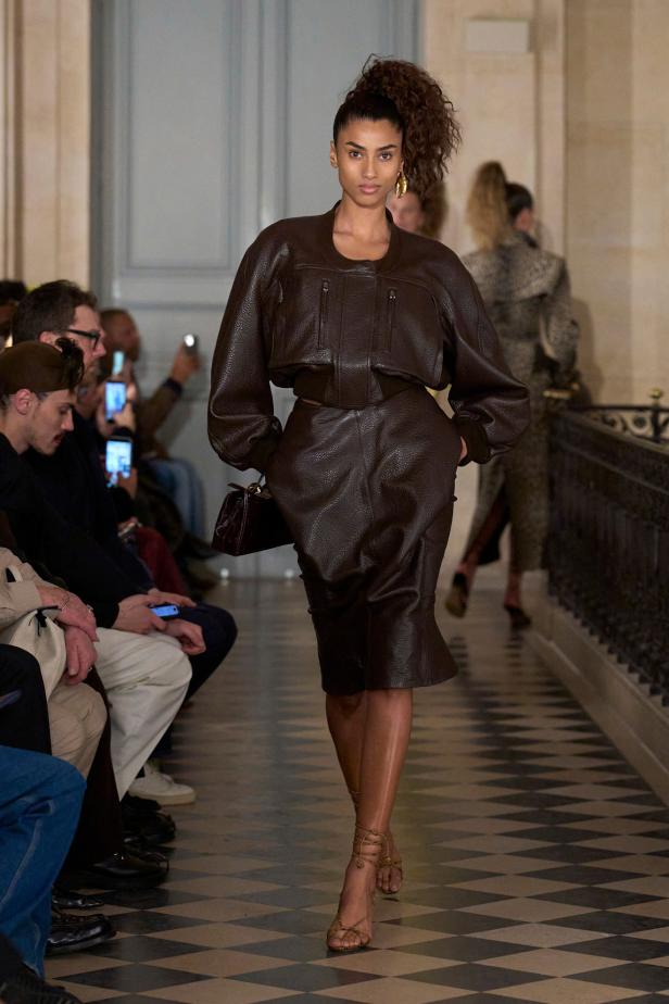 مجموعة Jacquemus لخريف وشتاء 2026 تعيد صياغة مرح الثمانينيات بأسلوب مميّز