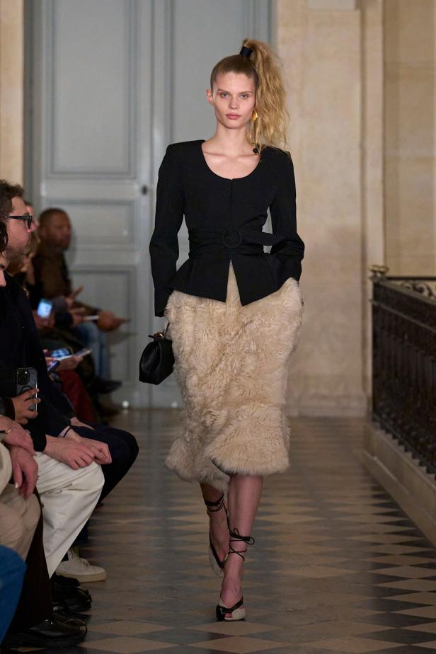 مجموعة Jacquemus لخريف وشتاء 2026 تعيد صياغة مرح الثمانينيات بأسلوب مميّز