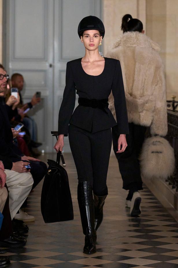 مجموعة Jacquemus لخريف وشتاء 2026 تعيد صياغة مرح الثمانينيات بأسلوب مميّز