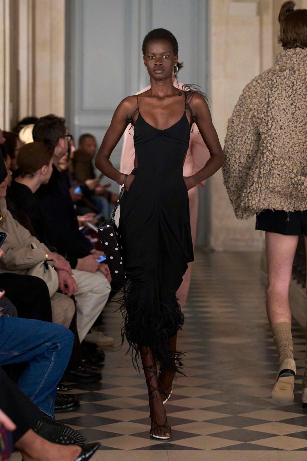 مجموعة Jacquemus لخريف وشتاء 2026 تعيد صياغة مرح الثمانينيات بأسلوب مميّز