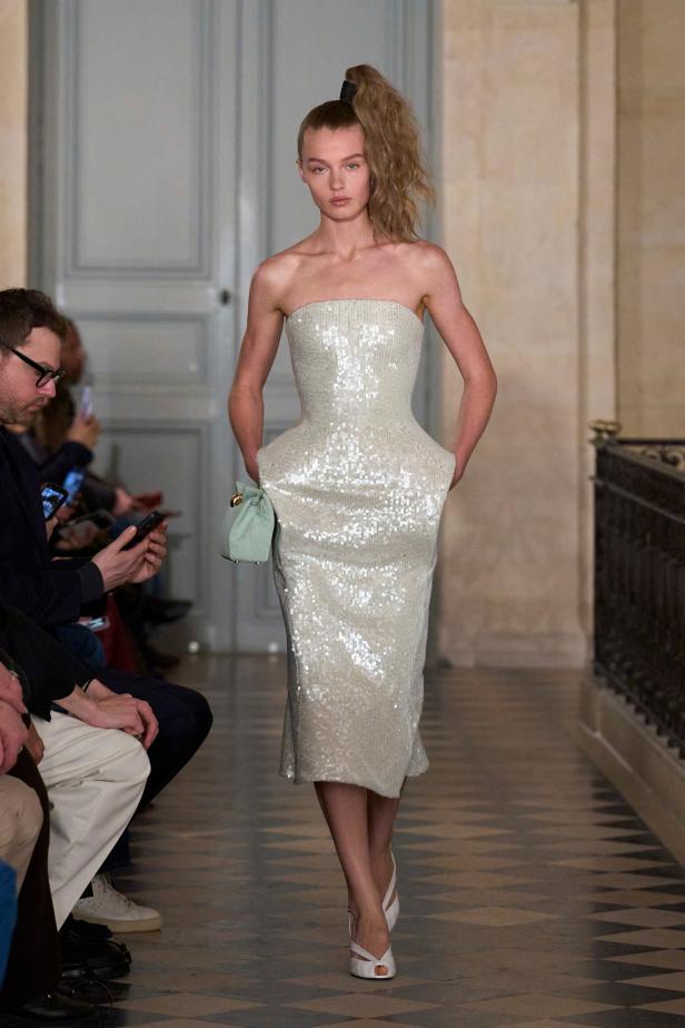 مجموعة Jacquemus لخريف وشتاء 2026 تعيد صياغة مرح الثمانينيات بأسلوب مميّز