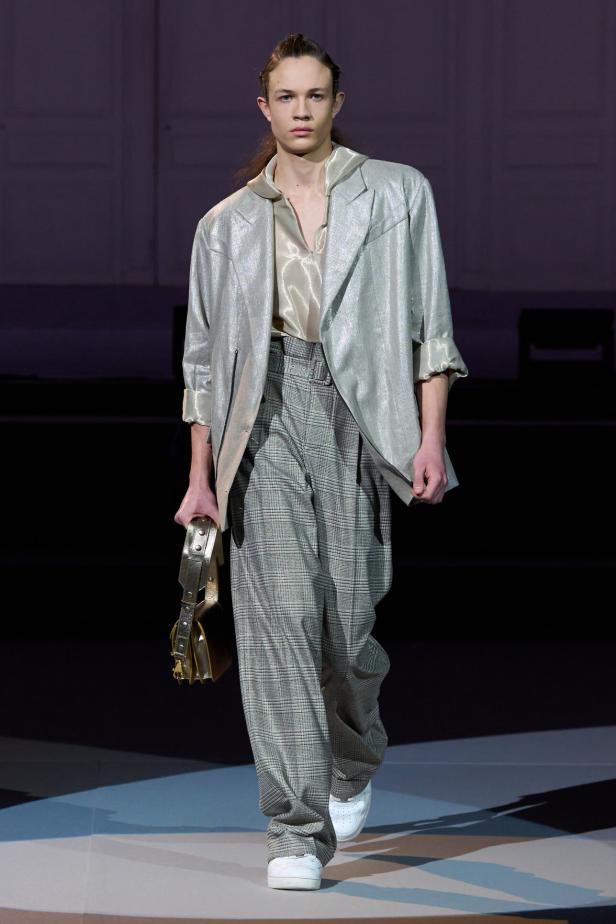 عرض أزياء مجموعة Julien Fournie لربيع وصيف 2026