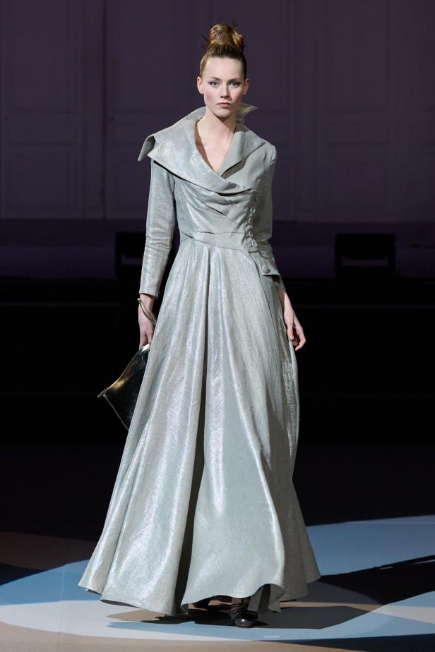 عرض أزياء مجموعة Julien Fournie لربيع وصيف 2026