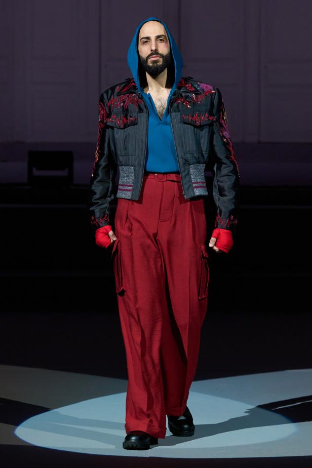 عرض أزياء مجموعة Julien Fournie لربيع وصيف 2026