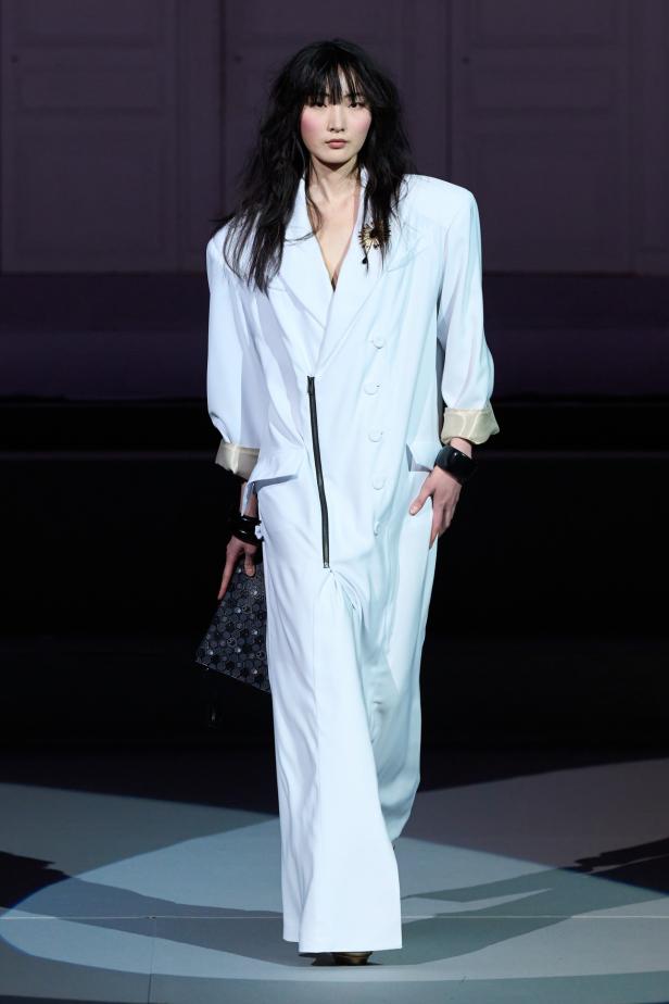 عرض أزياء مجموعة Julien Fournie لربيع وصيف 2026