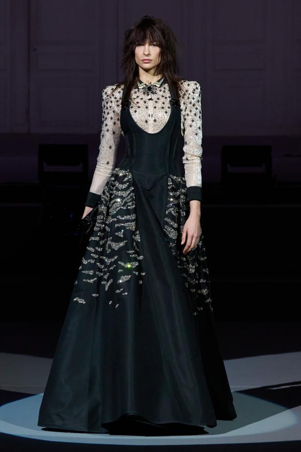 عرض أزياء مجموعة Julien Fournie لربيع وصيف 2026