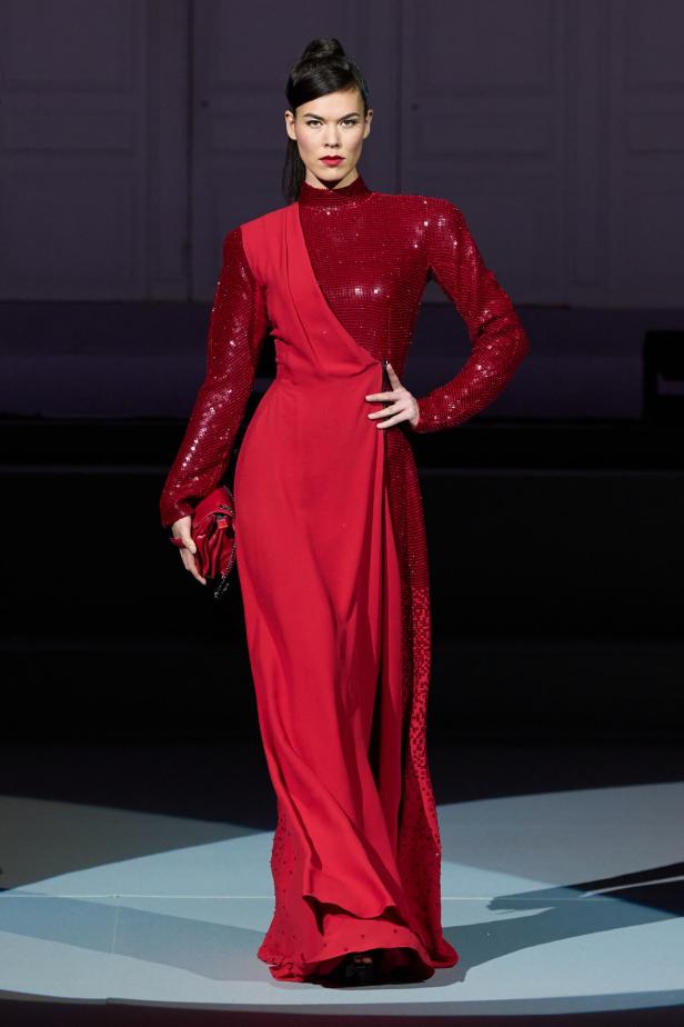 عرض أزياء مجموعة Julien Fournie لربيع وصيف 2026