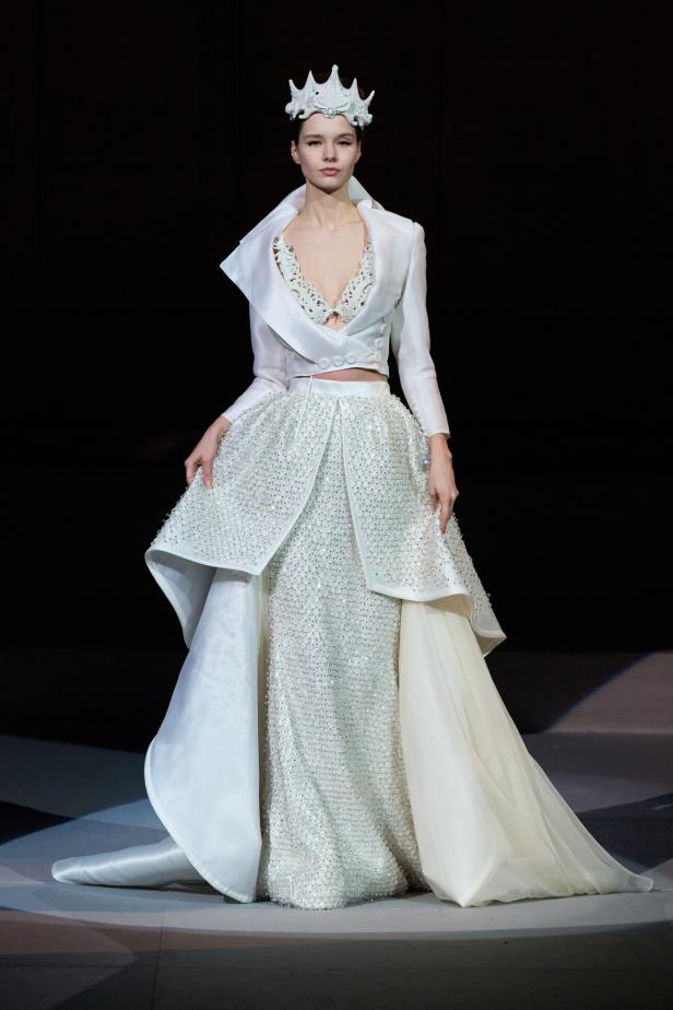 عرض أزياء مجموعة Julien Fournie لربيع وصيف 2026