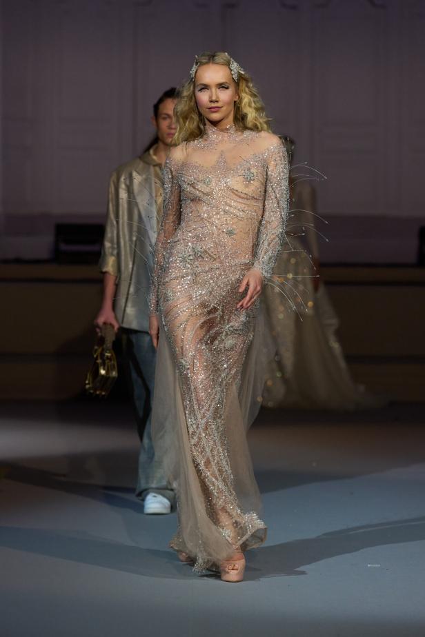 عرض أزياء مجموعة Julien Fournie لربيع وصيف 2026