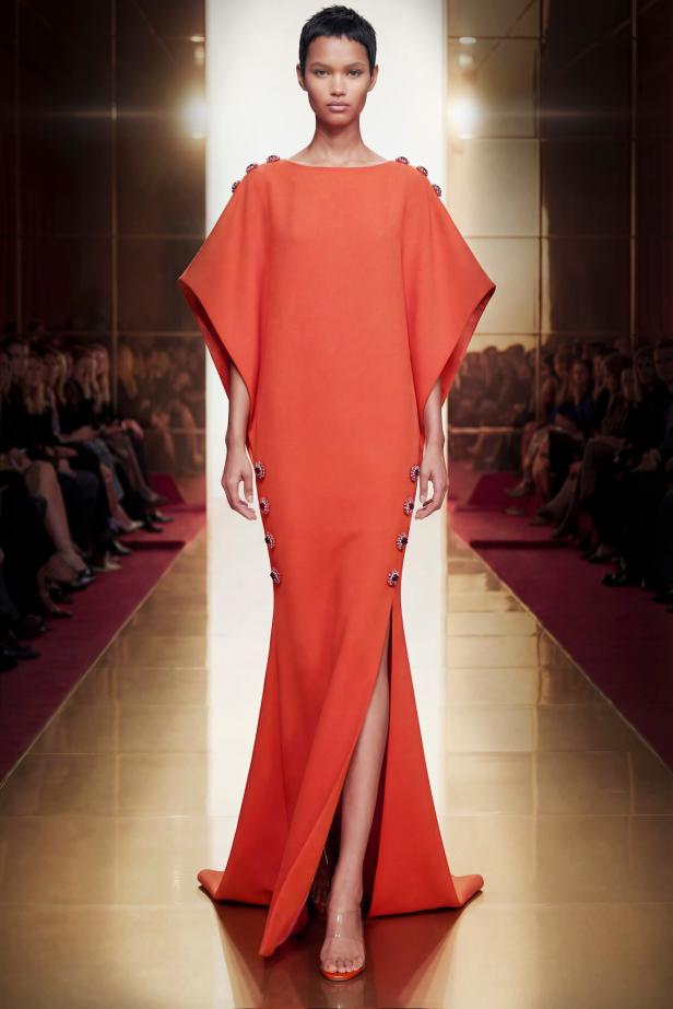 مجموعة Alexis Mabille للأزياء الراقية.. باقة من التصاميم الراقية بالألوان النابضة!