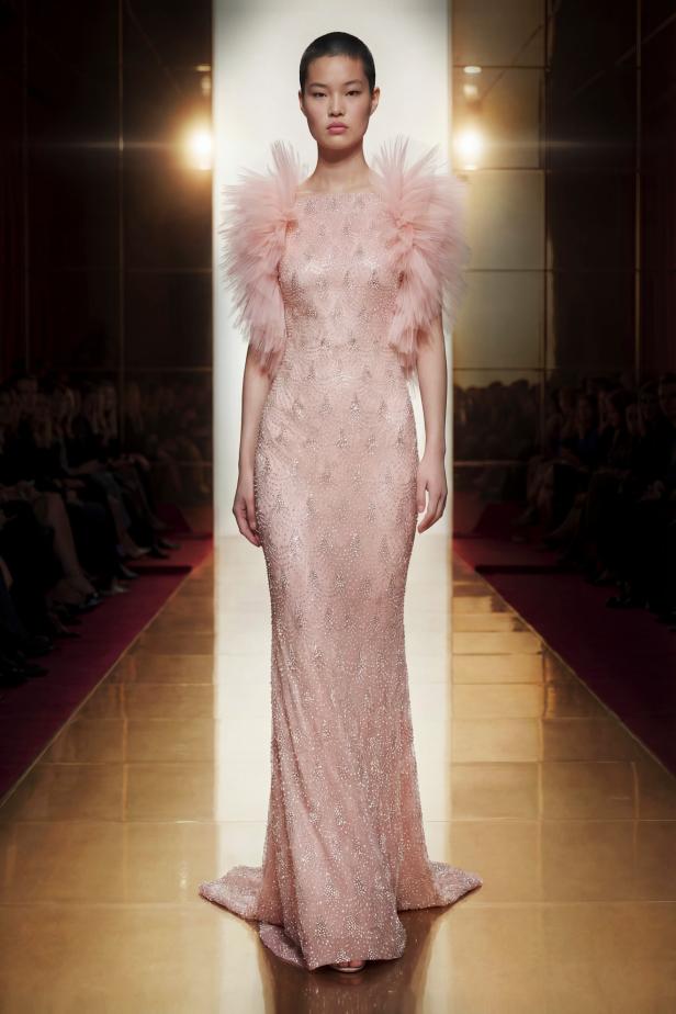 مجموعة Alexis Mabille للأزياء الراقية.. باقة من التصاميم الراقية بالألوان النابضة!