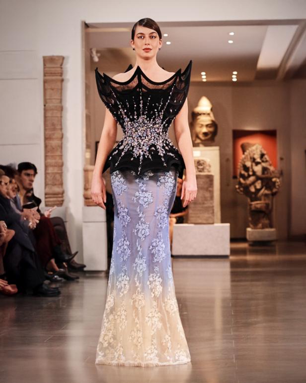مجموعة المصممة منال عجّاج للأزياء الراقية لربيع وصيف 2026.. أنوثة المشرق وسحر الضوء 