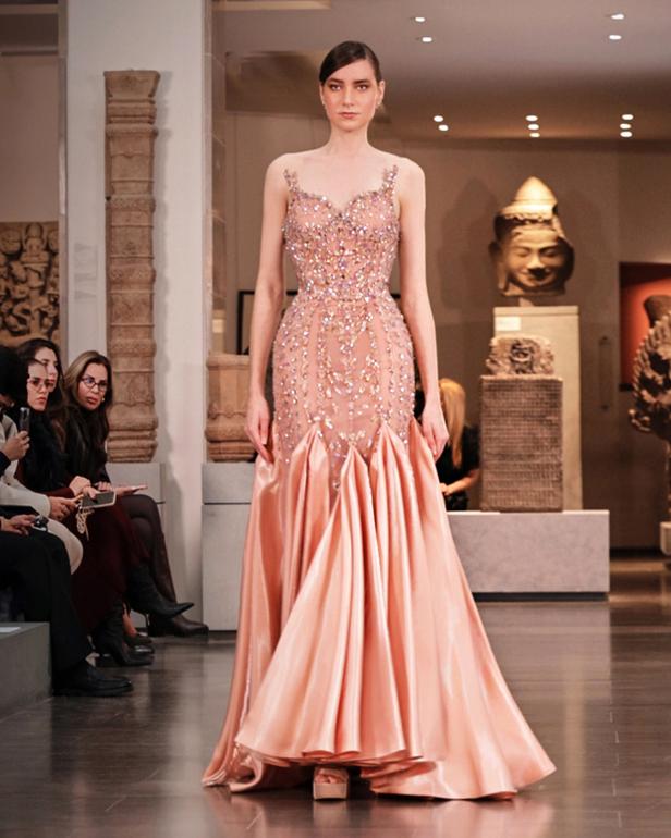 مجموعة المصممة منال عجّاج للأزياء الراقية لربيع وصيف 2026.. أنوثة المشرق وسحر الضوء 