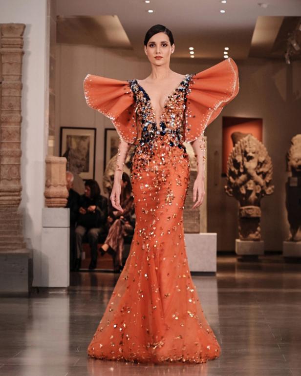 مجموعة المصممة منال عجّاج للأزياء الراقية لربيع وصيف 2026.. أنوثة المشرق وسحر الضوء 