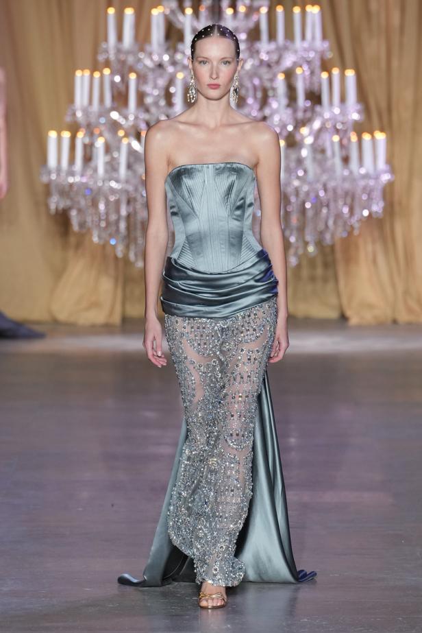 مجموعة زهير مراد تحاكي رقي المرأة في باريس