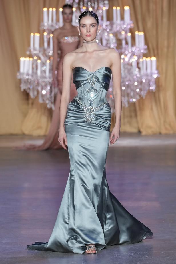 مجموعة زهير مراد تحاكي رقي المرأة في باريس