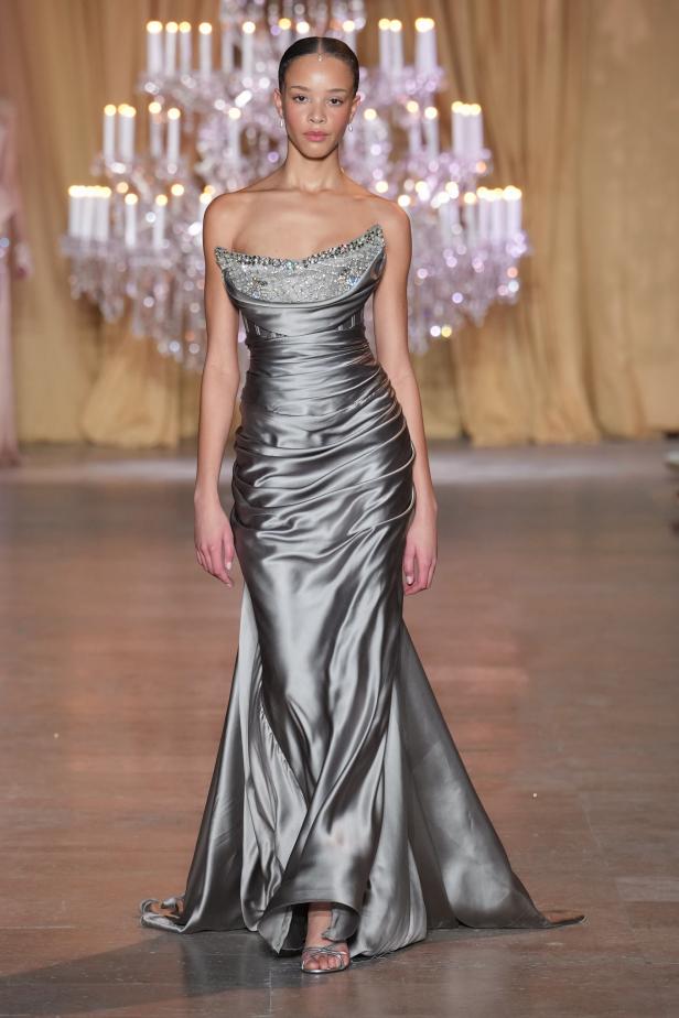 مجموعة زهير مراد تحاكي رقي المرأة في باريس