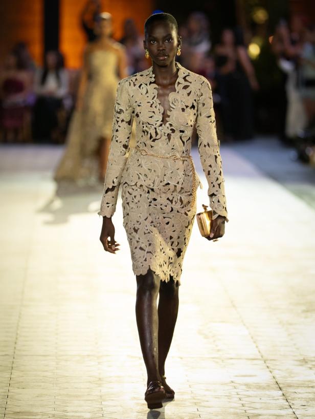 احتفالية الـ 60 عاماً لأوسكار دي لا رينتا... رحلة عاطفية إلى الجذور الدومينيكية