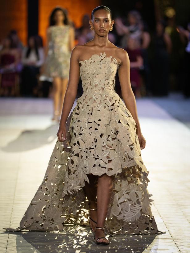 احتفالية الـ 60 عاماً لأوسكار دي لا رينتا... رحلة عاطفية إلى الجذور الدومينيكية