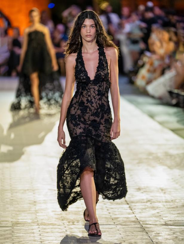 احتفالية الـ 60 عاماً لأوسكار دي لا رينتا... رحلة عاطفية إلى الجذور الدومينيكية