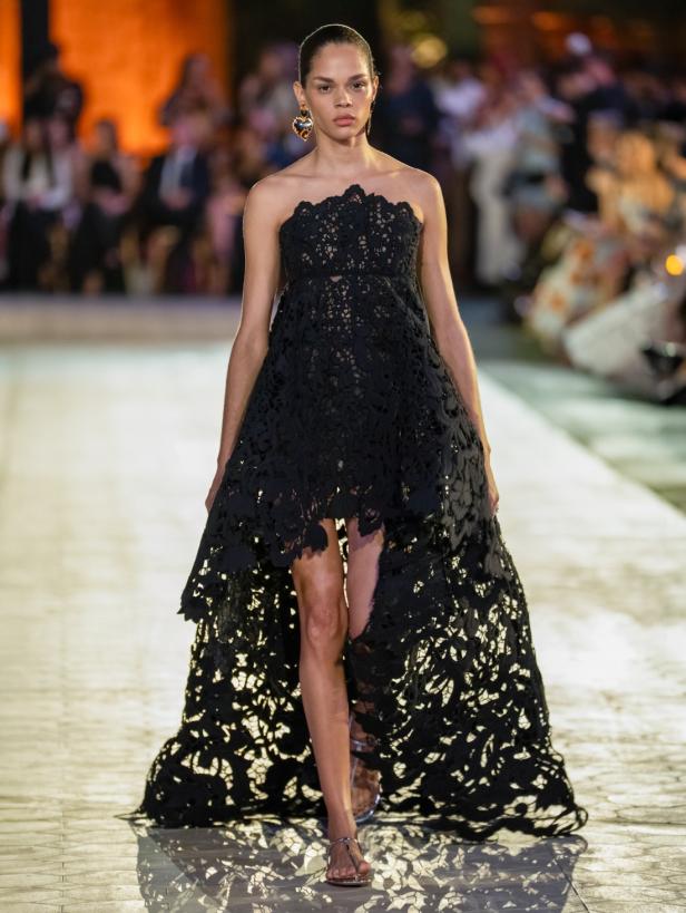 احتفالية الـ 60 عاماً لأوسكار دي لا رينتا... رحلة عاطفية إلى الجذور الدومينيكية