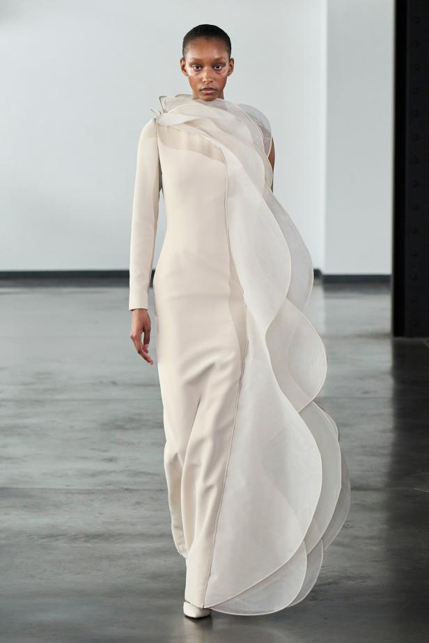 مجموعة رامي العلي للأزياء الراقية لربيع 2026... حوار بين الحركة والأنوثة العصرية