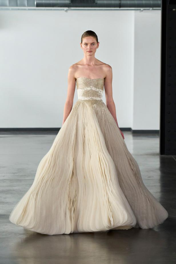 مجموعة رامي العلي للأزياء الراقية لربيع 2026... حوار بين الحركة والأنوثة العصرية