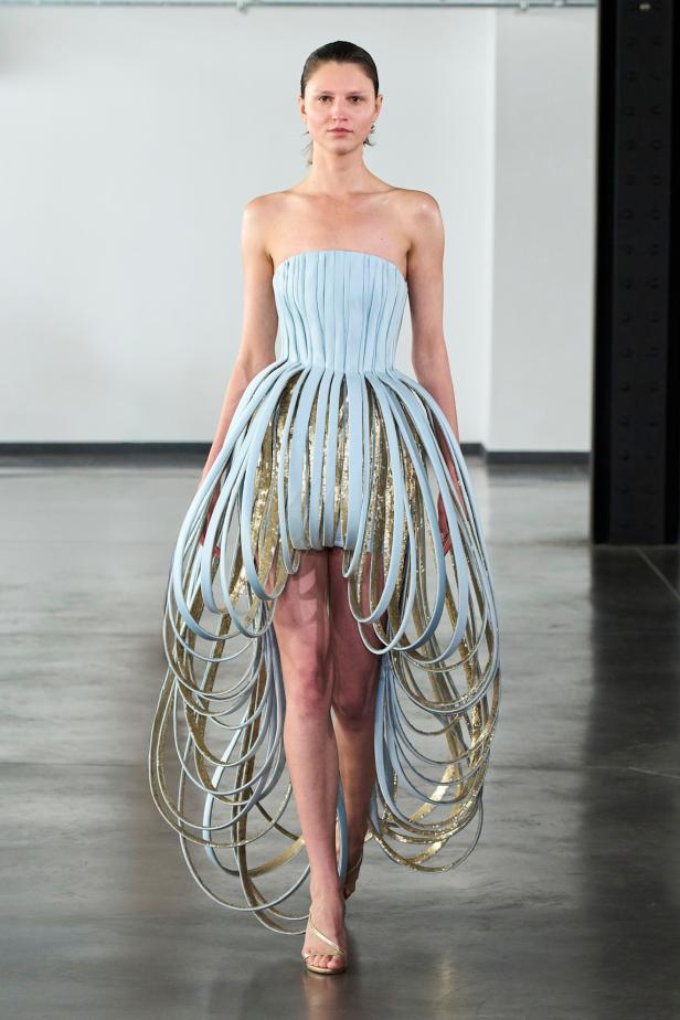 مجموعة رامي العلي للأزياء الراقية لربيع 2026... حوار بين الحركة والأنوثة العصرية