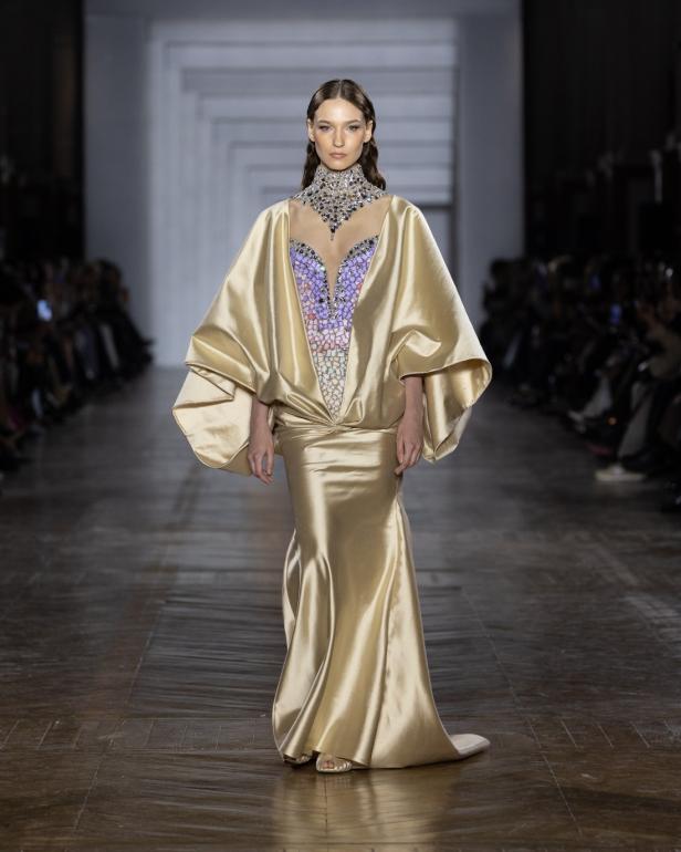 مجموعة طوني ورد للأزياء الراقية... عندما يرتدي الضوء أزياءً راقية