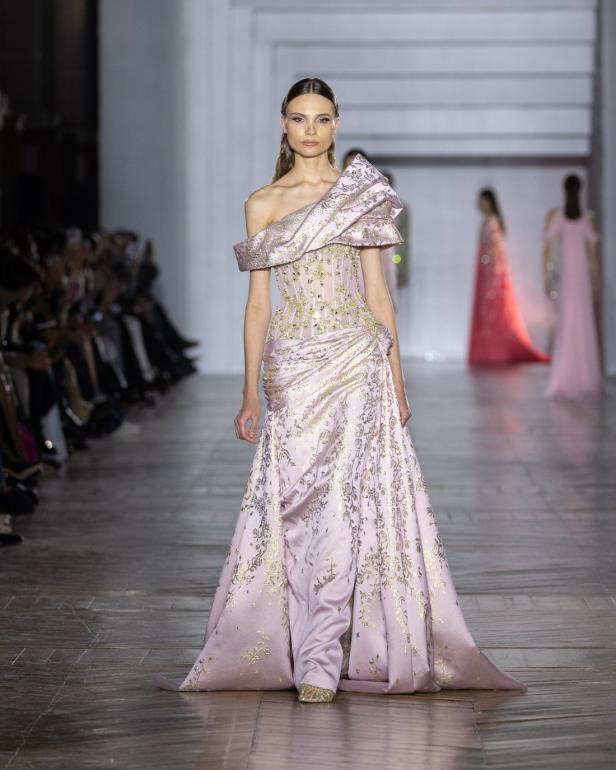 مجموعة طوني ورد للأزياء الراقية... عندما يرتدي الضوء أزياءً راقية