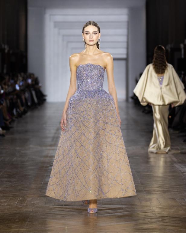 مجموعة طوني ورد للأزياء الراقية... عندما يرتدي الضوء أزياءً راقية