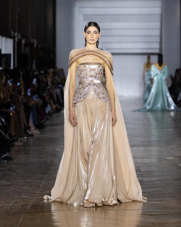 مجموعة طوني ورد للأزياء الراقية... عندما يرتدي الضوء أزياءً راقية