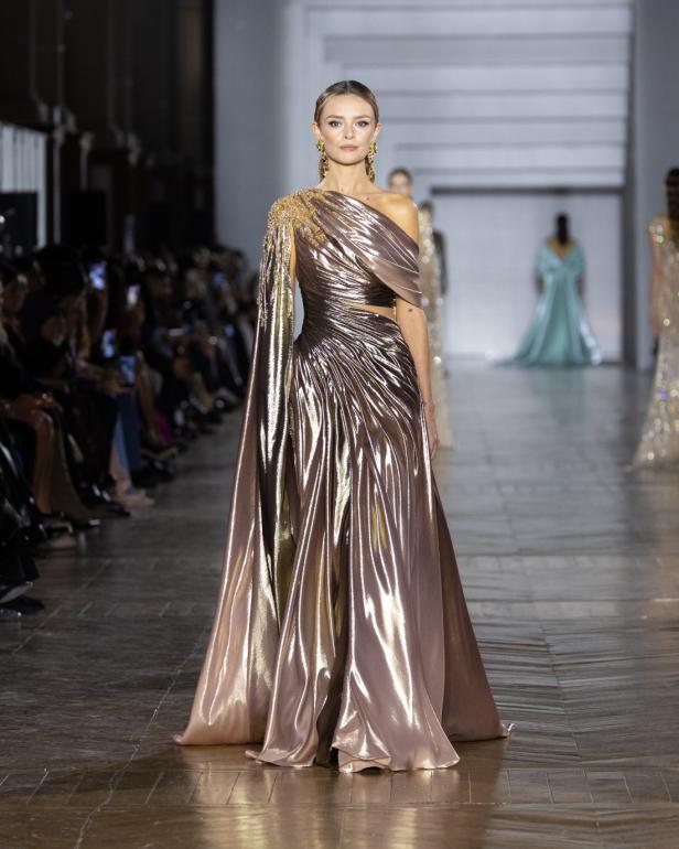 مجموعة طوني ورد للأزياء الراقية... عندما يرتدي الضوء أزياءً راقية