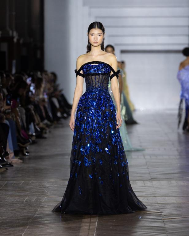 مجموعة طوني ورد للأزياء الراقية... عندما يرتدي الضوء أزياءً راقية