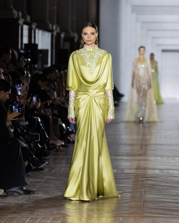 مجموعة طوني ورد للأزياء الراقية... عندما يرتدي الضوء أزياءً راقية