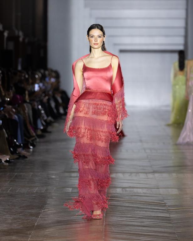 مجموعة طوني ورد للأزياء الراقية... عندما يرتدي الضوء أزياءً راقية