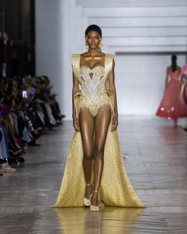 مجموعة طوني ورد للأزياء الراقية... عندما يرتدي الضوء أزياءً راقية