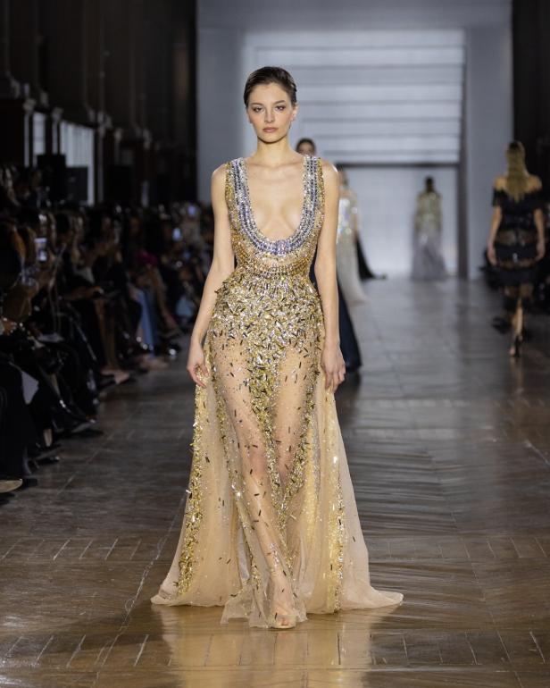 مجموعة طوني ورد للأزياء الراقية... عندما يرتدي الضوء أزياءً راقية