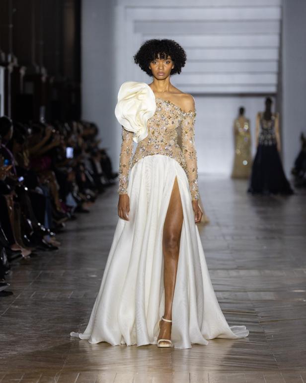 مجموعة طوني ورد للأزياء الراقية... عندما يرتدي الضوء أزياءً راقية