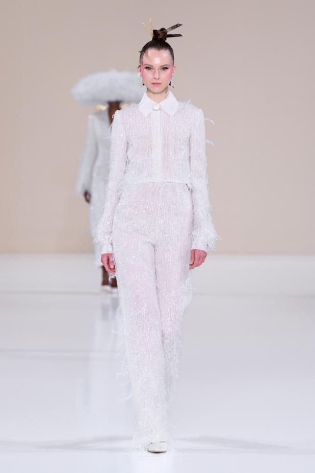 Tamara Ralph تطلق قصيدة للأناقة العصرية لموسم ربيع وصيف 2026 في مجموعة La Lumière Dorée