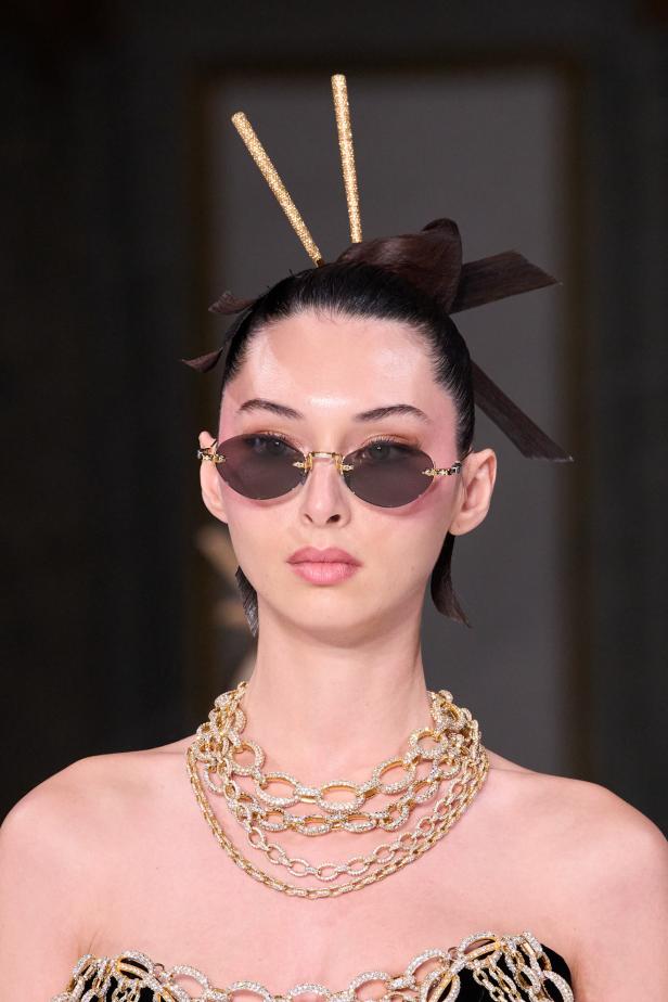 Tamara Ralph تطلق قصيدة للأناقة العصرية لموسم ربيع وصيف 2026 في مجموعة La Lumière Dorée